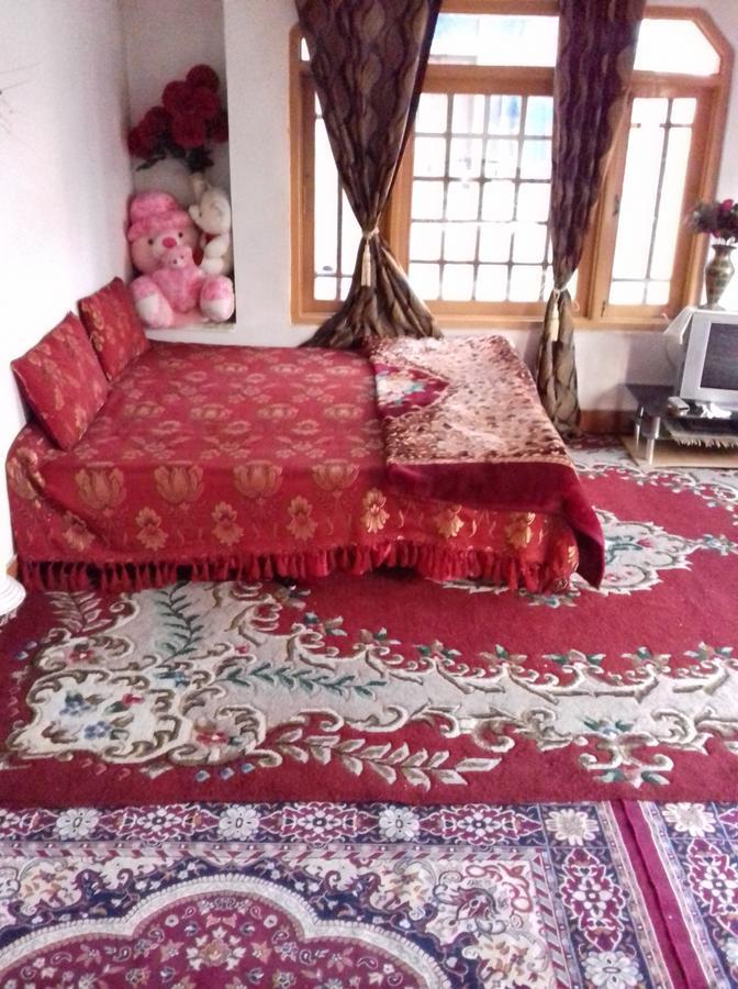 My Guest House Srīnagar Eksteriør bilde